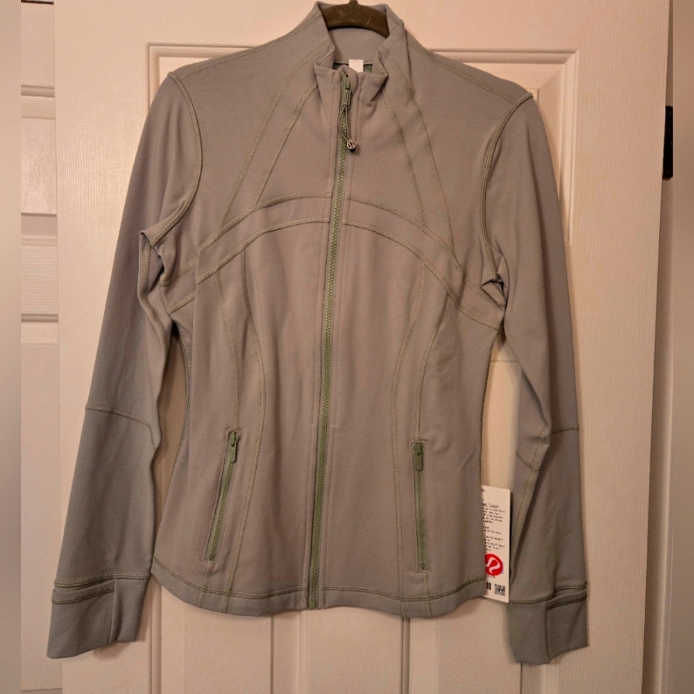 Lululemon Light green 💚 Sage Define jacket NWT Sz 8